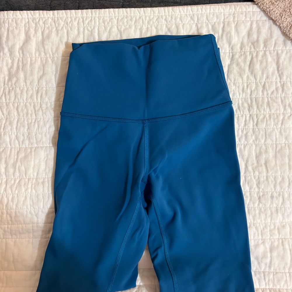 Blue lululemon perfect condition leggings
